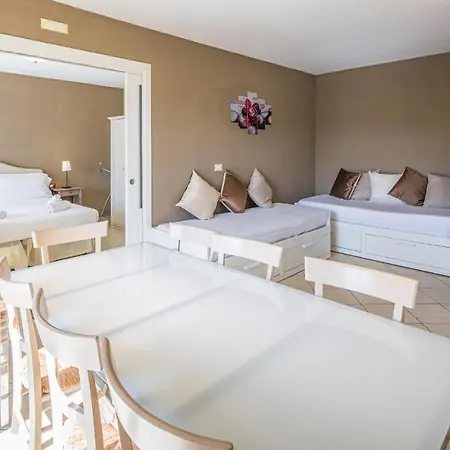 Ibiscus Apartment